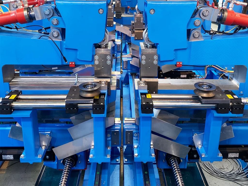 Auto-Form CEE/ZEE Pro purlin roll-forming machine